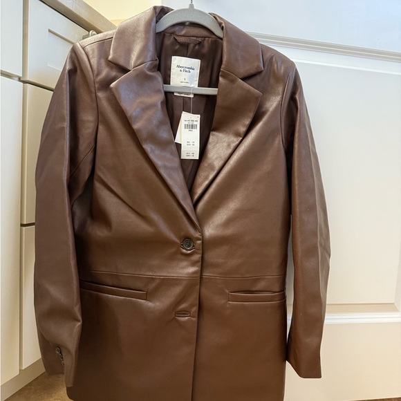 NWT A&F Vegan Leather Blazer in Chocolate Brown, NEW WITH TAGS! - Picture 2 of 9